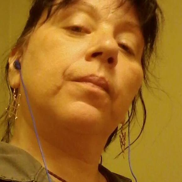 Meet your Posher, Debra - Picture 1 of 1